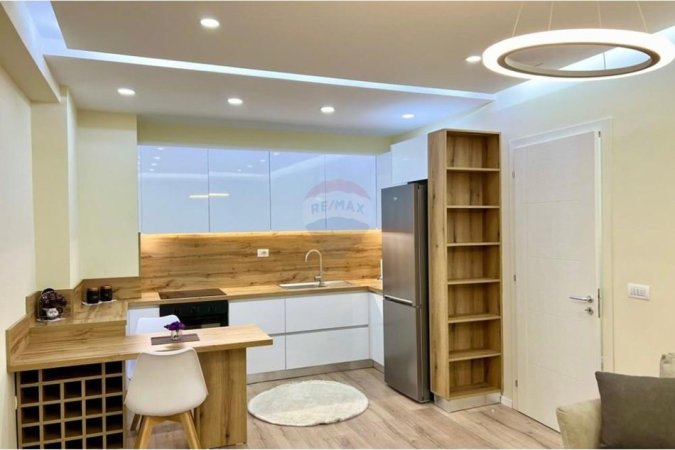 Tirane, jepet me qera apartament 1+1 Kati 3, 65 m² 450 € (Linze)