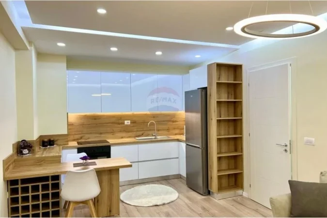 Tirane, jepet me qera apartament 1+1 Kati 3, 65 m² 450 € (Linze)