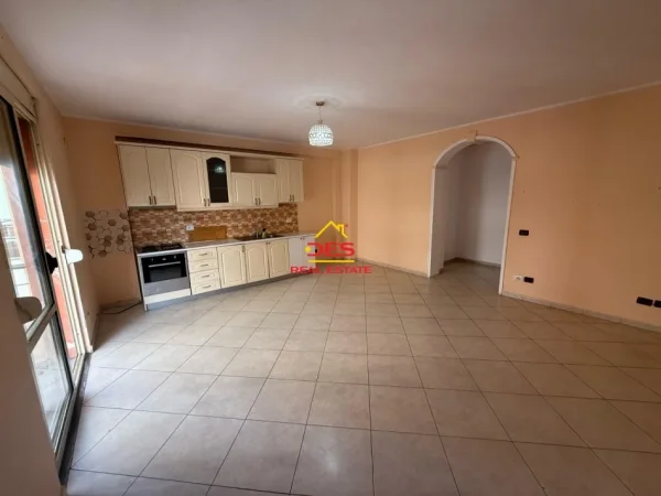 Vlore, shitet apartament 2+1+Ballkon Kati 4, 116 m² (Rruga Gjergj Arianiti)