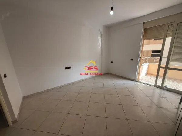 Vlore, shitet apartament 2+1+Ballkon Kati 4, 116 m² (Rruga Gjergj Arianiti)