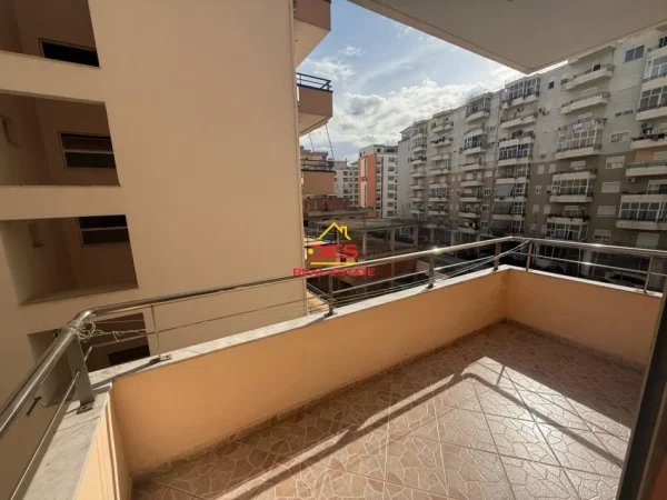 Vlore, shitet apartament 2+1+Ballkon Kati 4, 116 m² (Rruga Gjergj Arianiti)