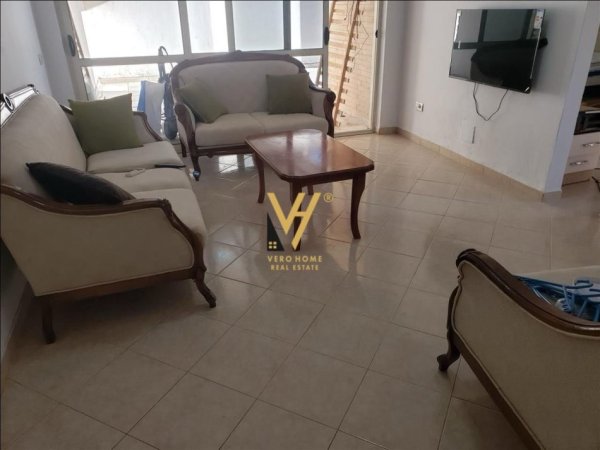 Tirane, jepet me qera apartament 2+1+Ballkon Kati 2, 140 m² 500 € (ISH FUSHA E AVIACIONIT)