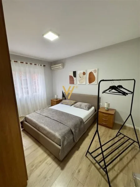 Tirane, jepet me qera apartament 1+1+Ballkon Kati 5, 65 m² 650 € (MYSLYM SHYRI)