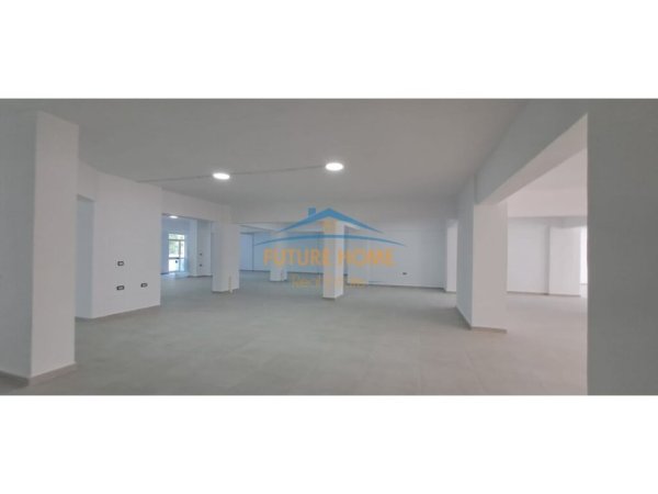 Tirane, jepet me qera ambjent biznesi Kati 1, 980 m² 6.500 € (Rruga Dritan Hoxha)