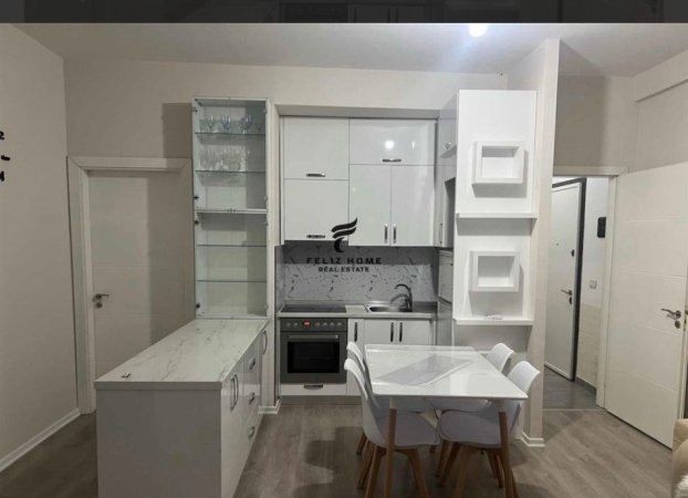 Tirane, jepet me qera apartament 3+1+Ballkon Kati 9, 97 m² 600 € (ISH FUSHA E AVIACIONIT)