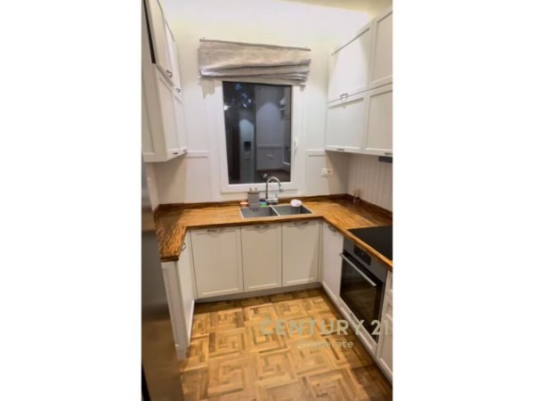 Tirane, jepet me qera Vile 2 Katshe Kati 2, 540 m² (GREEN REZIDENCE NE BERZHITE)