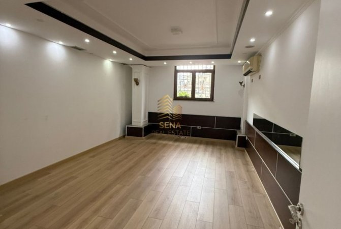 Tirane, jepet me qera ambjent biznesi Kati 1, 110 m² 1.500 € (Rruga Viktor Eftimiu)
