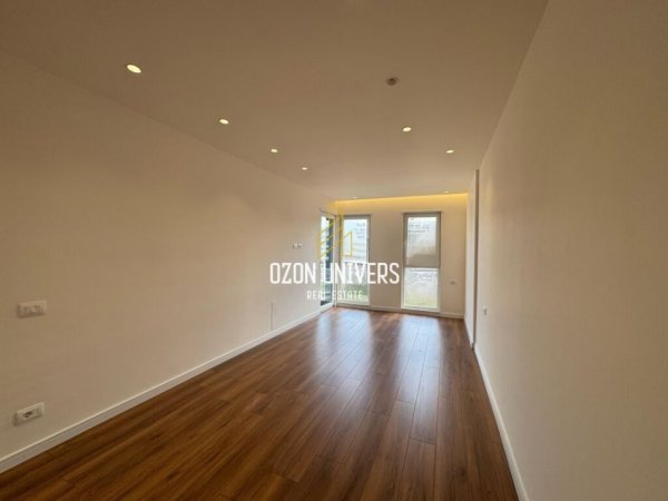 Tirane, jepet me qera apartament 2+1+Ballkon Kati 4, 113 m² 500 € (Univers City, pranë QTU-së)