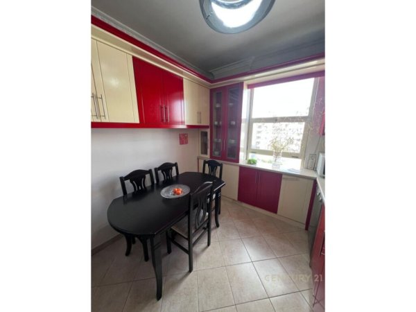 Tirane, jepet me qera apartament 2+1+Aneks+Ballkon Kati 3, 93 m² 600 € (HILLTON)
