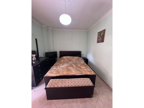 Tirane, jepet me qera apartament 2+1+Aneks+Ballkon Kati 3, 93 m² 600 € (HILLTON)