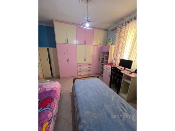 Tirane, jepet me qera apartament 2+1+Aneks+Ballkon Kati 3, 93 m² 600 € (HILLTON)