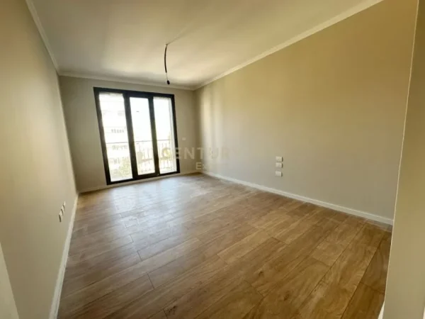 Tirane, jepet me qera zyre Kati 2, 112 m² 1.500 € (BULEVARDI ZOGU 1)