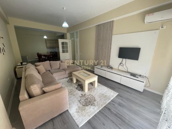 Tirane, jepet me qera apartament 2+1+Aneks+Ballkon Kati 1, 116 m² 800 € (Liqeni i Thate)