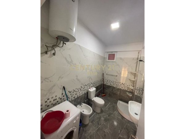 Tirane, jepet me qera apartament 2+1+Aneks+Ballkon Kati 1, 116 m² 800 € (Liqeni i Thate)