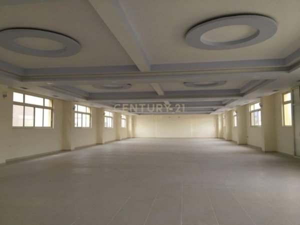 Tirane, jepet me qera ambjent biznesi Kati 2, 1.200 m² 7.200 € (Jordan Misja)