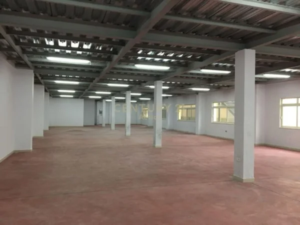 Tirane, jepet me qera ambjent biznesi Kati 2, 1.200 m² 7.200 € (Jordan Misja)