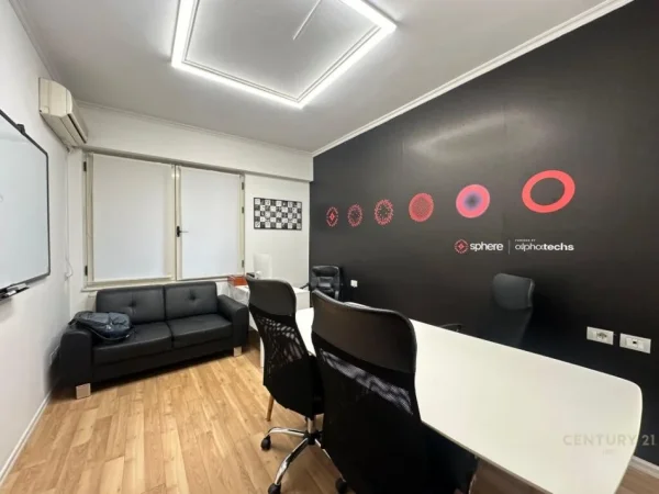 Tirane, jepet me qera zyre Kati 7, 64 m² 1.000 € (Drejtoria e Policise)