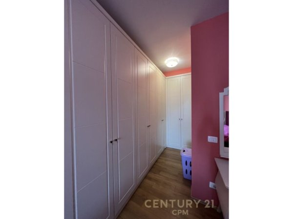 Tirane, jepet me qera apartament 3+1+Aneks+Ballkon Kati 7, 128 m² 1.100 € (Zogu i zi)