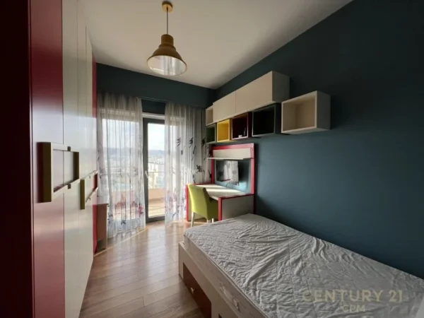 Tirane, jepet me qera apartament 3+1+Aneks+Ballkon Kati 7, 128 m² 1.100 € (Zogu i zi)