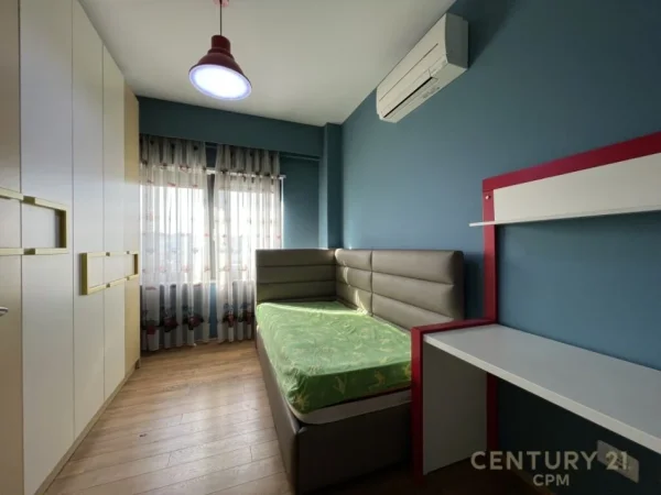 Tirane, jepet me qera apartament 3+1+Aneks+Ballkon Kati 7, 128 m² 1.100 € (Zogu i zi)