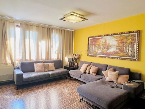 Tirane, jepet me qera apartament 2+1+Aneks+Ballkon Kati 5, 143 m² 650 € (Qsut)