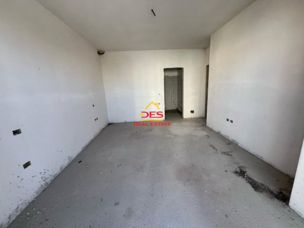 Vlore, shitet apartament 2+1+Ballkon Kati 5, 125 m² (Rruga Çamëria)