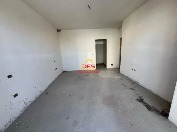Vlore, shitet apartament 2+1+Ballkon Kati 5, 125 m² (Rruga Çamëria)