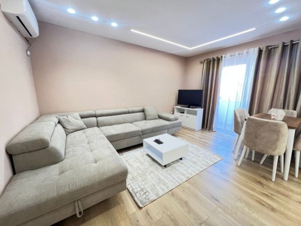 Tirane, jepet me qera apartament 2+1+Aneks+Ballkon Kati 4, 63 m² 850 € (Stadiumi Dinamo)