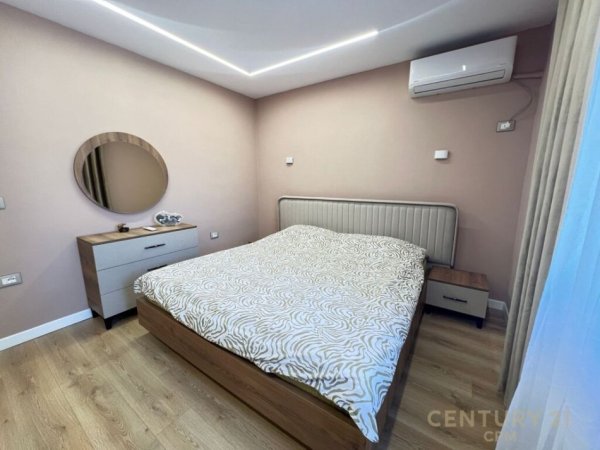 Tirane, jepet me qera apartament 2+1+Aneks+Ballkon Kati 4, 63 m² 850 € (Stadiumi Dinamo)