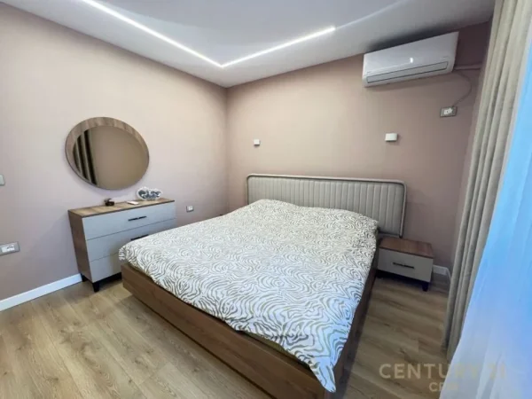 Tirane, jepet me qera apartament 2+1+Aneks+Ballkon Kati 4, 63 m² 850 € (Stadiumi Dinamo)