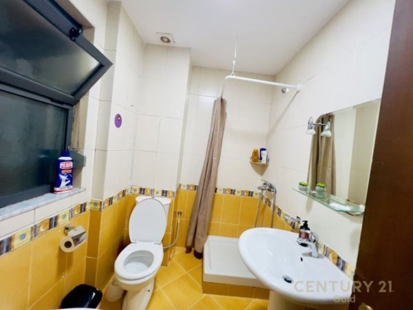 Tirane, jepet me qera apartament 1+1+Aneks+Ballkon Kati 4, 65 m² 650 € (Myslym Shyri)