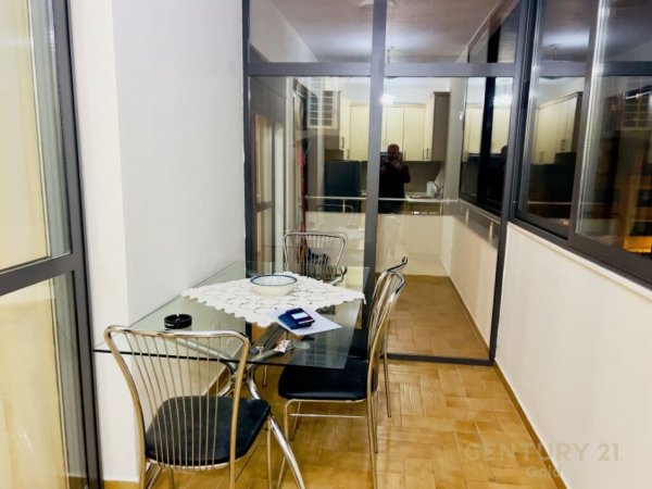 Tirane, jepet me qera apartament 1+1+Aneks+Ballkon Kati 4, 65 m² 650 € (Myslym Shyri)