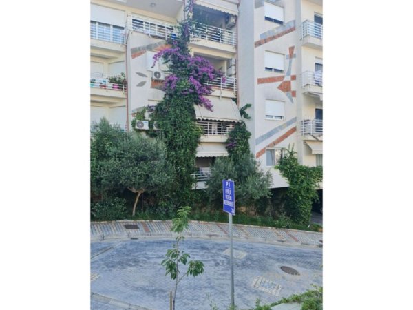 Tirane, jepet me qera apartament 2+1+Aneks+Ballkon Kati 1, 95 m² 750 € (Kodra e Diellit)