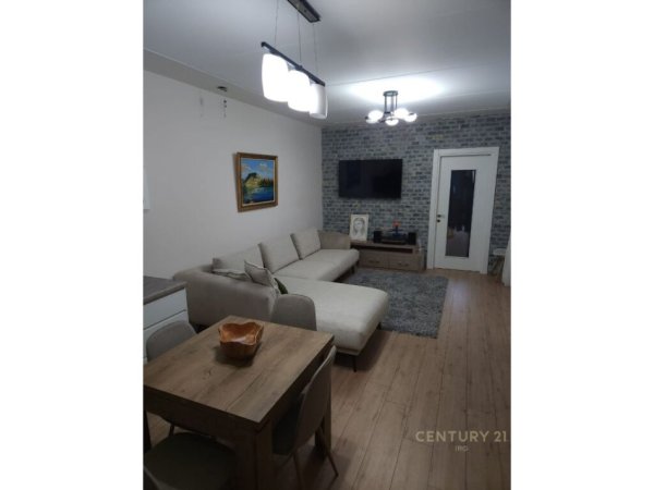 Tirane, jepet me qera apartament 2+1+Aneks+Ballkon Kati 1, 95 m² 750 € (Kodra e Diellit)