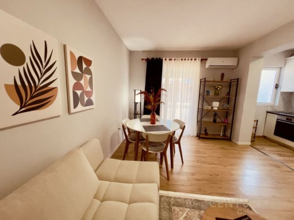 Tirane, jepet me qera apartament 1+1+Aneks+Ballkon Kati 5, 65 m² 650 € (Myslym Shyri)