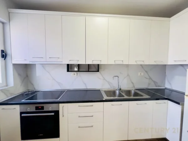 Tirane, jepet me qera apartament 1+1+Aneks+Ballkon Kati 5, 65 m² 650 € (Myslym Shyri)