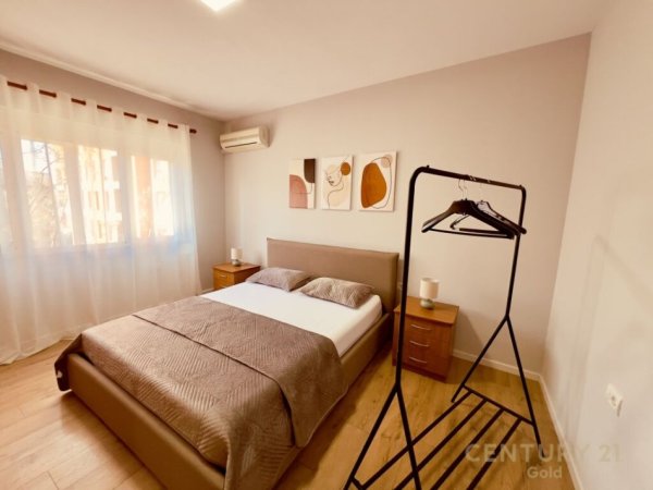 Tirane, jepet me qera apartament 1+1+Aneks+Ballkon Kati 5, 65 m² 650 € (Myslym Shyri)