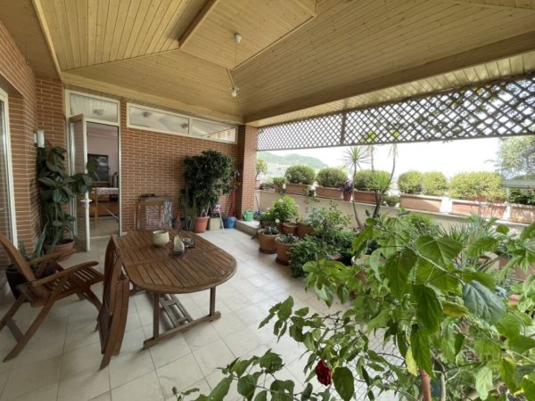 Tirane, jepet me qera apartament+verande | Penthouse 3+1+Aneks+Ballkon Kati 9, 565 m² 2.500 € (Mbikalimi i Komunes se Parisit)
