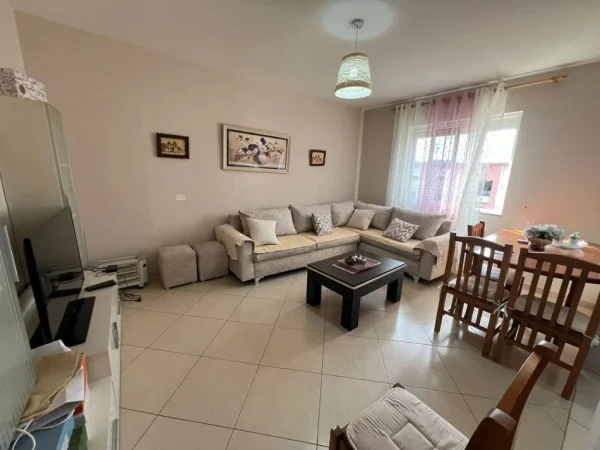 Tirane, jepet me qera apartament 1+1 Kati 5, 65 m² 450 € (Tek Ndre mjeda Tek Ish parku)