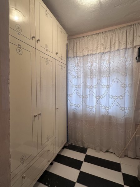 Tirane, jepet me qera shtepi 1+1 Kati 2, 55 m² 400 € (Rruga Nikolla Lena prane Olsi Tattoo)