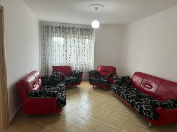 Tirane, shes apartament 1+1+Ballkon Kati 2, 79 m² (fresku)