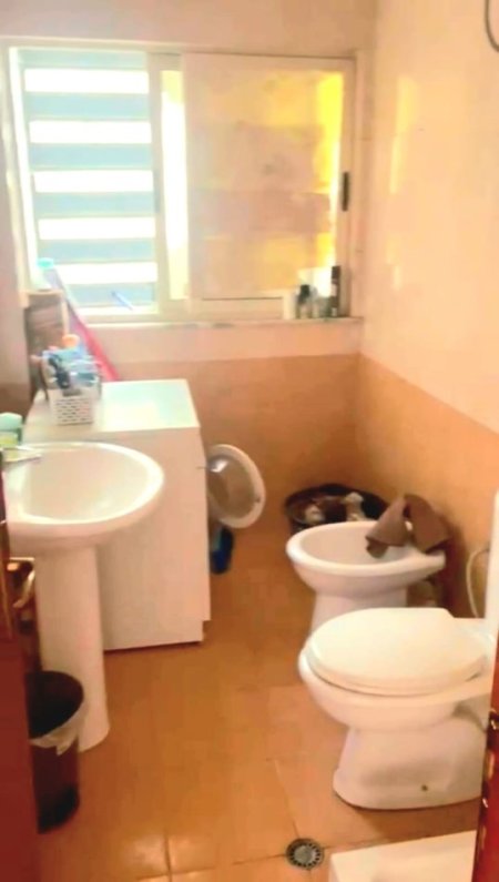 Tirane, jepet me qera apartament 1+1+Ballkon Kati 3, 55 m² 450 € (FUSHA E AVIACIONIT)