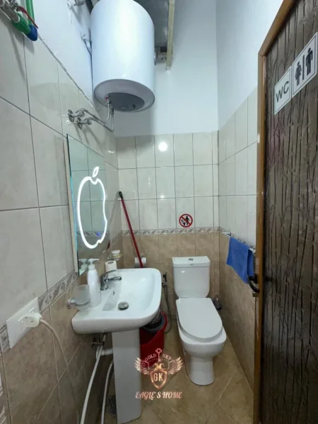 Durres, shes ambjent biznesi Kati 0, 32 m² (Prane Rruges Portit)