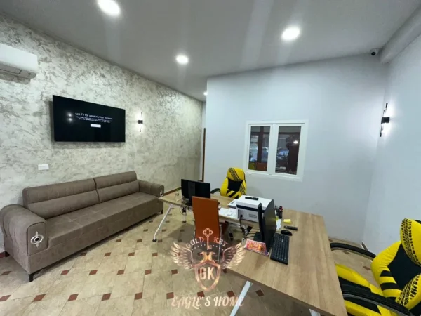 Durres, shes ambjent biznesi Kati 0, 32 m² (Prane Rruges Portit)