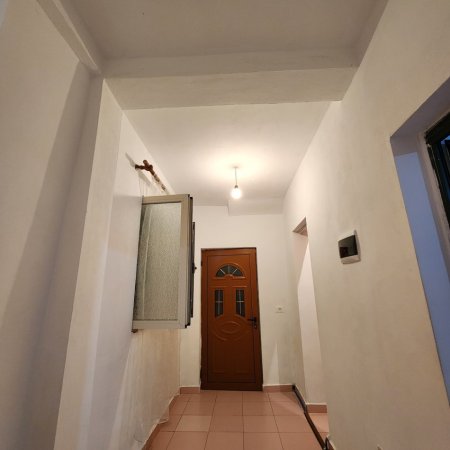 Tirane, jepet me qera shtepi 1+1 Kati 1, 70 m² 330 € (Njazi meka)