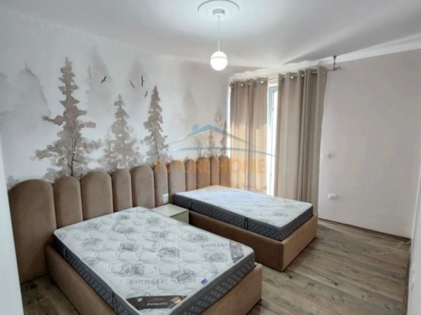 Tirane, jap me qera apartament 2+1+Ballkon Kati 6, 94 m² 700 € (Kompleiksi Fiori di Bosco)