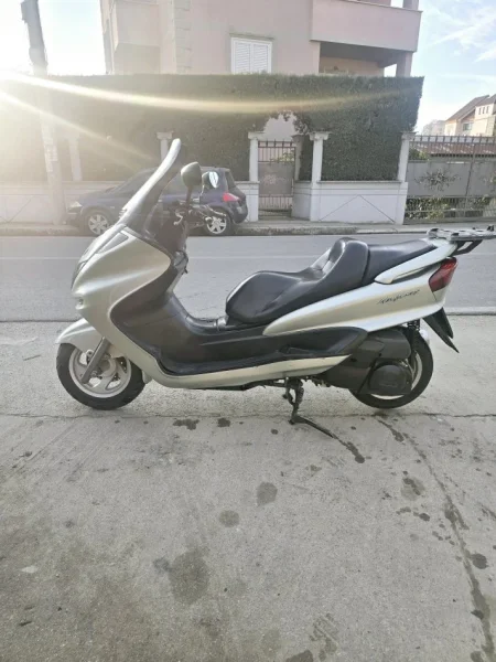 Tirane, shes Scooter YAMAHA MAJESTY 250CC , jeshile 1.500 €