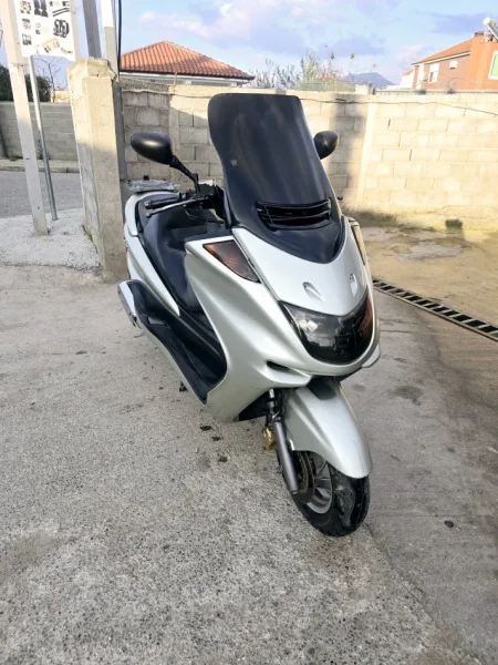 Tirane, shes Scooter YAMAHA MAJESTY 250CC , jeshile 1.500 €