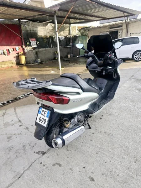 Tirane, shes Scooter YAMAHA MAJESTY 250CC , jeshile 1.500 €