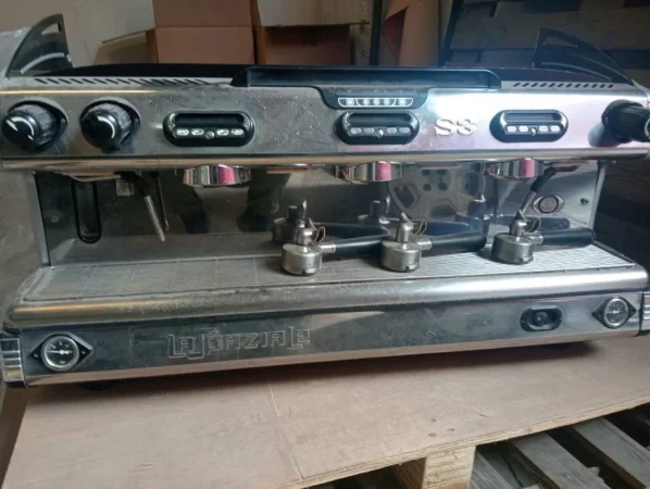 Greqi, Shes Mullinj kafeje .